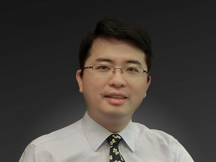 Dr Huang Kaibin
